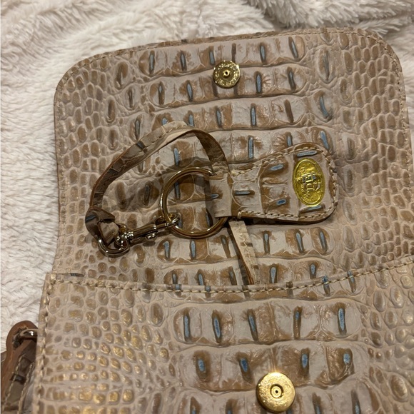 NWOT Dooney and Bourke Croc Embossed Leather Crossbody Bag Nile Collection - Picture 6 of 14